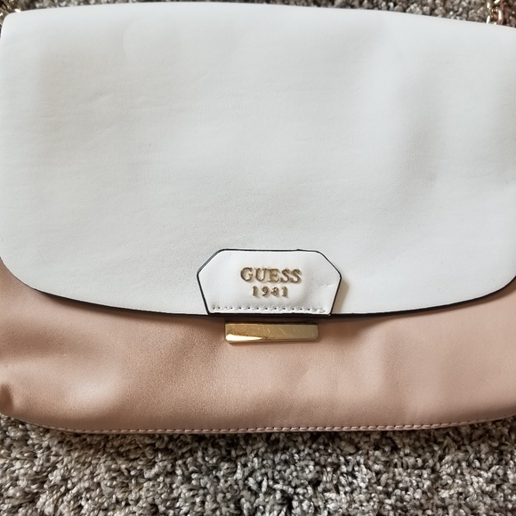 Like new Guess crossbody purse. - Picture 2 of 6